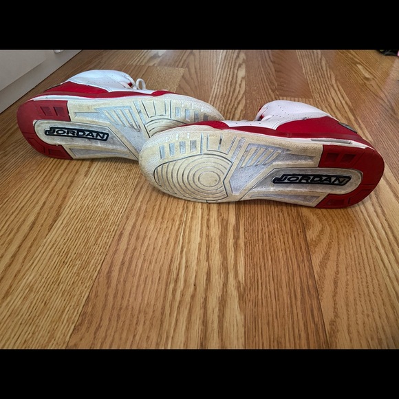 Jordan Sneakers - Picture 5 of 9